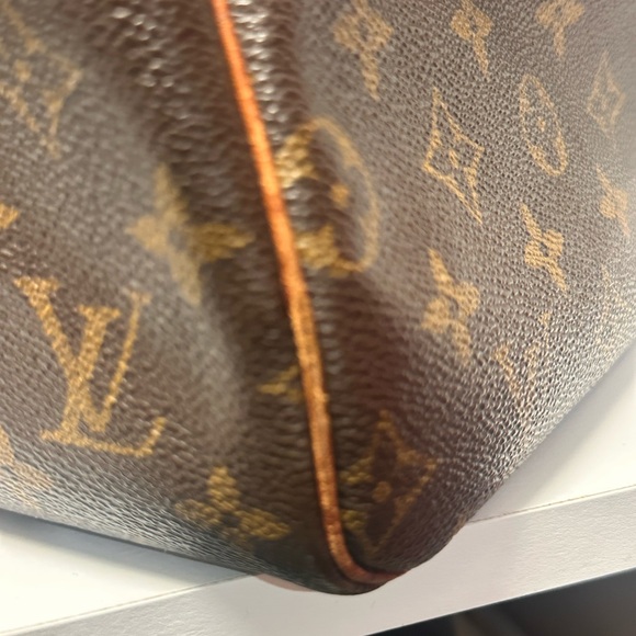 Louis Vuitton Brown Tan Monogram Travel Bag - Picture 6 of 8